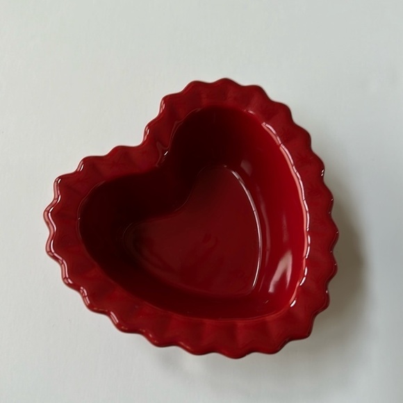 Chantal Red Heart Scalloped Ramekin Condiment Bowl - Picture 2 of 5